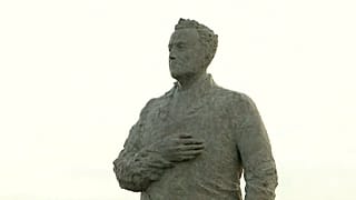 Umstrittene Ehre: 4 m hohes Tuđman-Standbild in Zagreb enthüllt