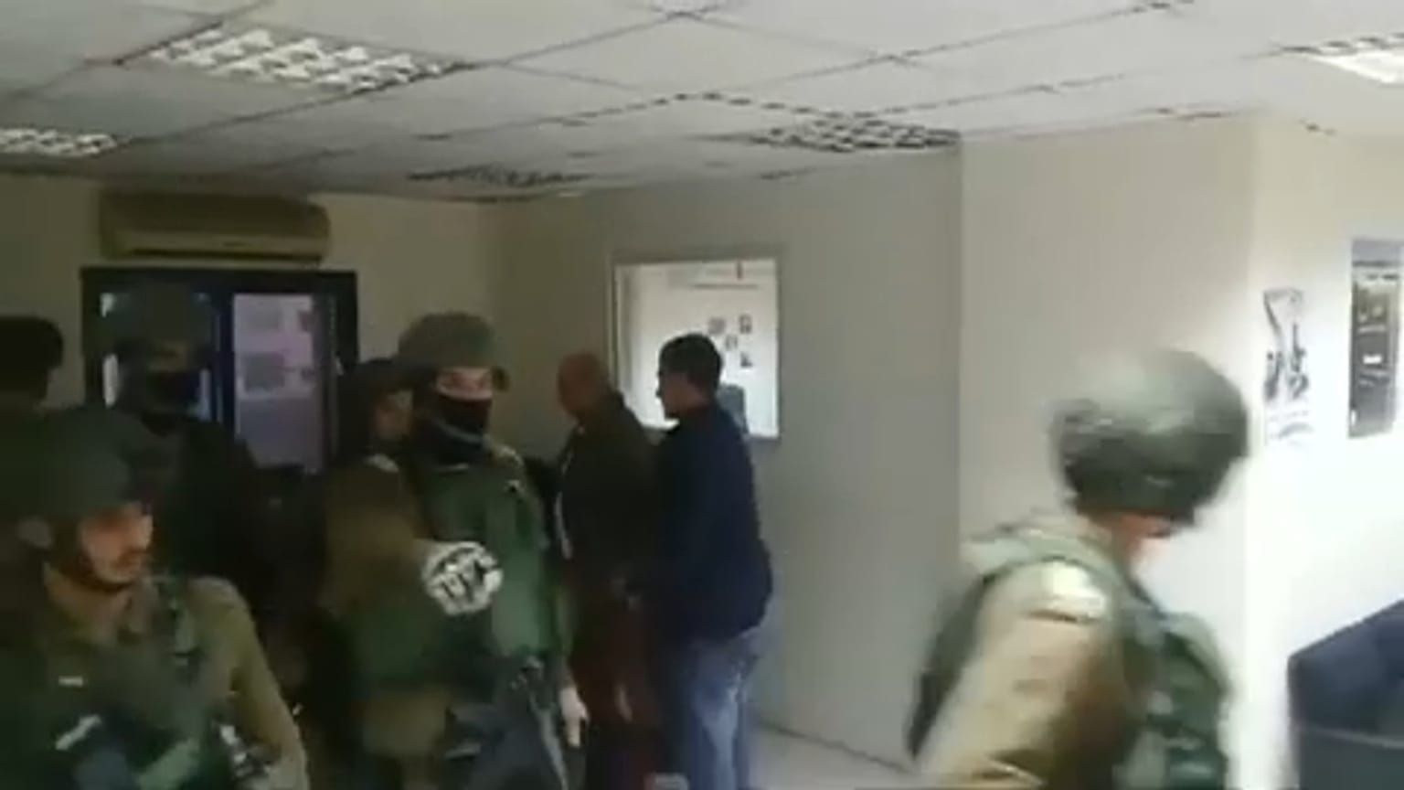 «Εισβολή» Ισραηλινού στρατού σε Παλαιστινιακό πρακτορείο ειδήσεων 