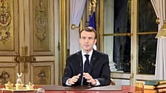 Protestolara katılım azaldı ancak Macron Fransızların yarısını ikna edemedi 