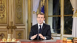 Protestolara katılım azaldı ancak Macron Fransızların yarısını ikna edemedi 