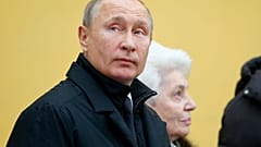 В архивах Штази нашли удостоверение "майора Путина"