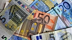 ۳ سال زندان به اتهام اختلاس ۳۰ یورویی