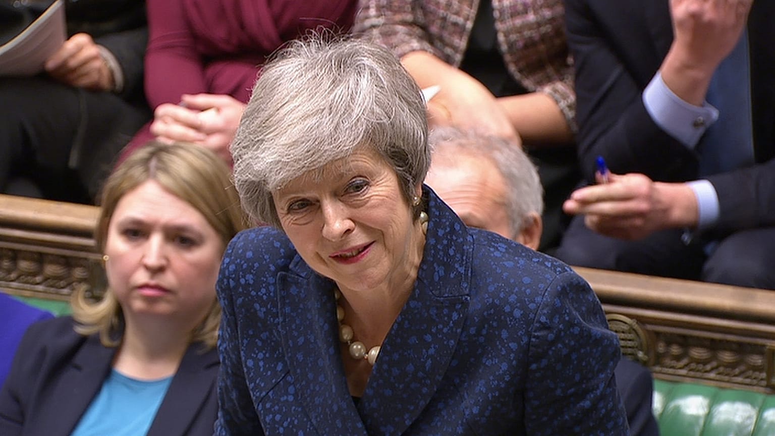 May gegen Corbyn: Wer steht für das Wohlergehen der Briten?