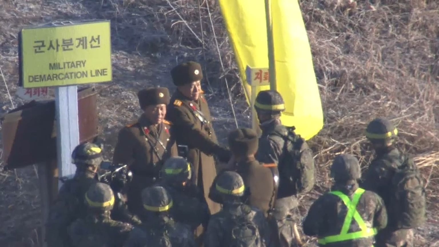 Corée : tournée d'inspection dans la zone démilitarisée