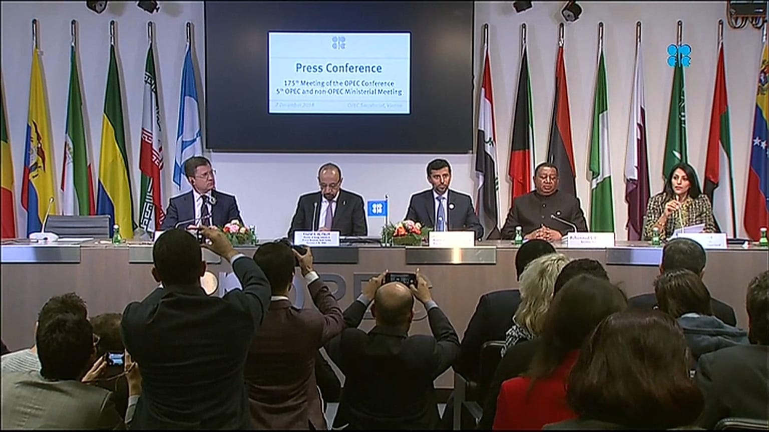 OPEC, 2019 küresel petrol talebi tahminlerindeki artışı geriye çekti