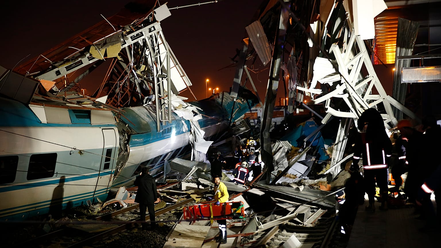 Video | YHT kılavuz trene çarptı: 9 kişi hayatını kaybetti, 47 kişi yaralandı 