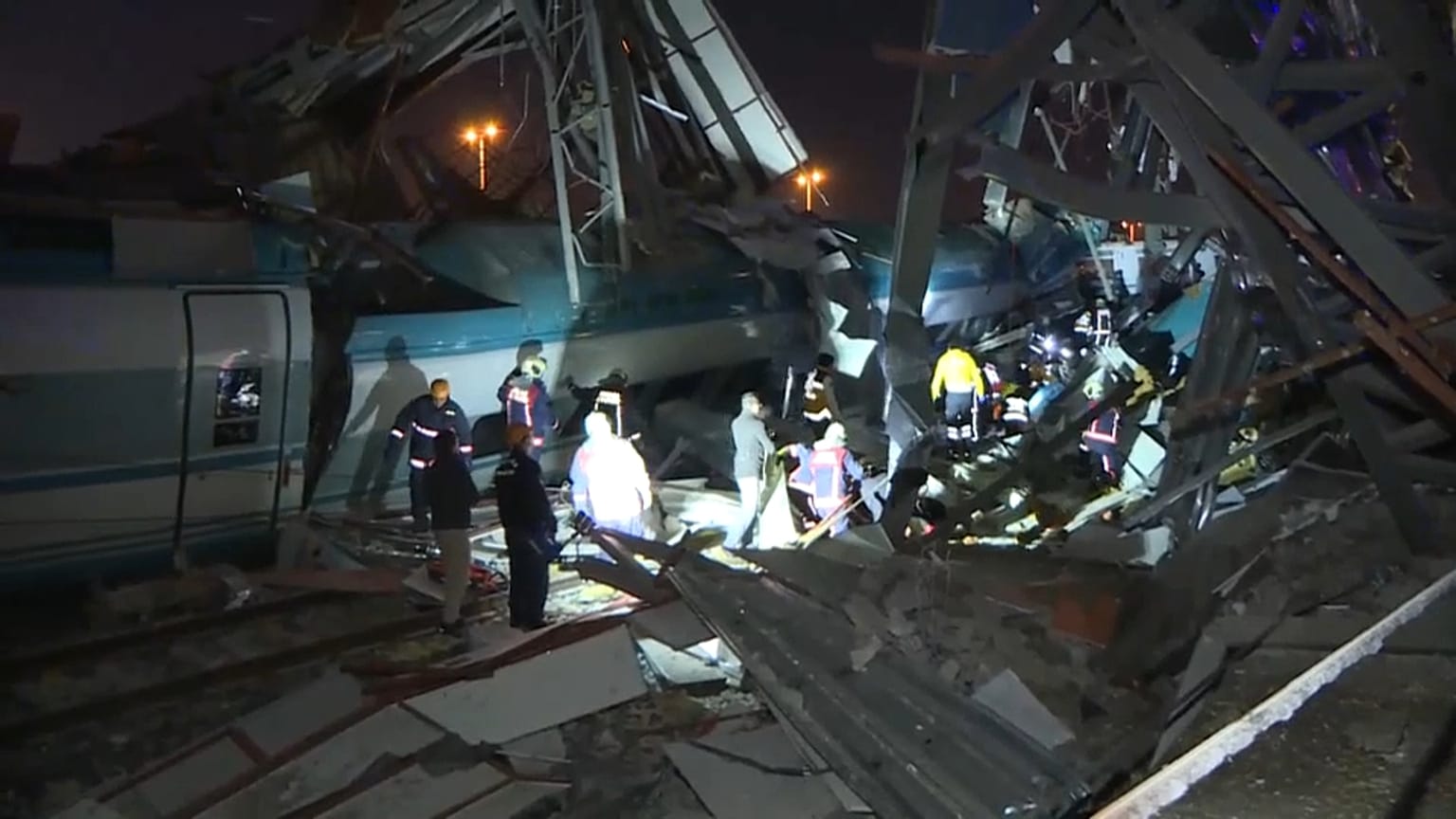 Turchia: scontro tra treni, morti e feriti