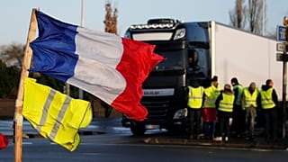 France : un jeune "gilet jaune" meurt, percuté par un camion à Avignon