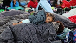 Meksika sınırında gözaltına alınan 7 yaşındaki Guatemalalı göçmen kız çocuğu öldü