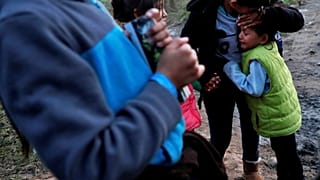 Una migrante de siete años muere deshidratada bajo custodia en Estados Unidos