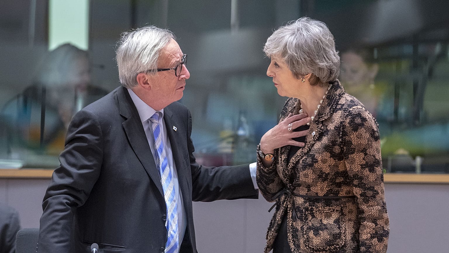 Jarro de agua fría de la Unión Europea a May