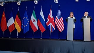 ظریف، وزیر امور خارجه ایران و موگرینی، کمیسر روابط بین‌الملل اتحادیه اروپا