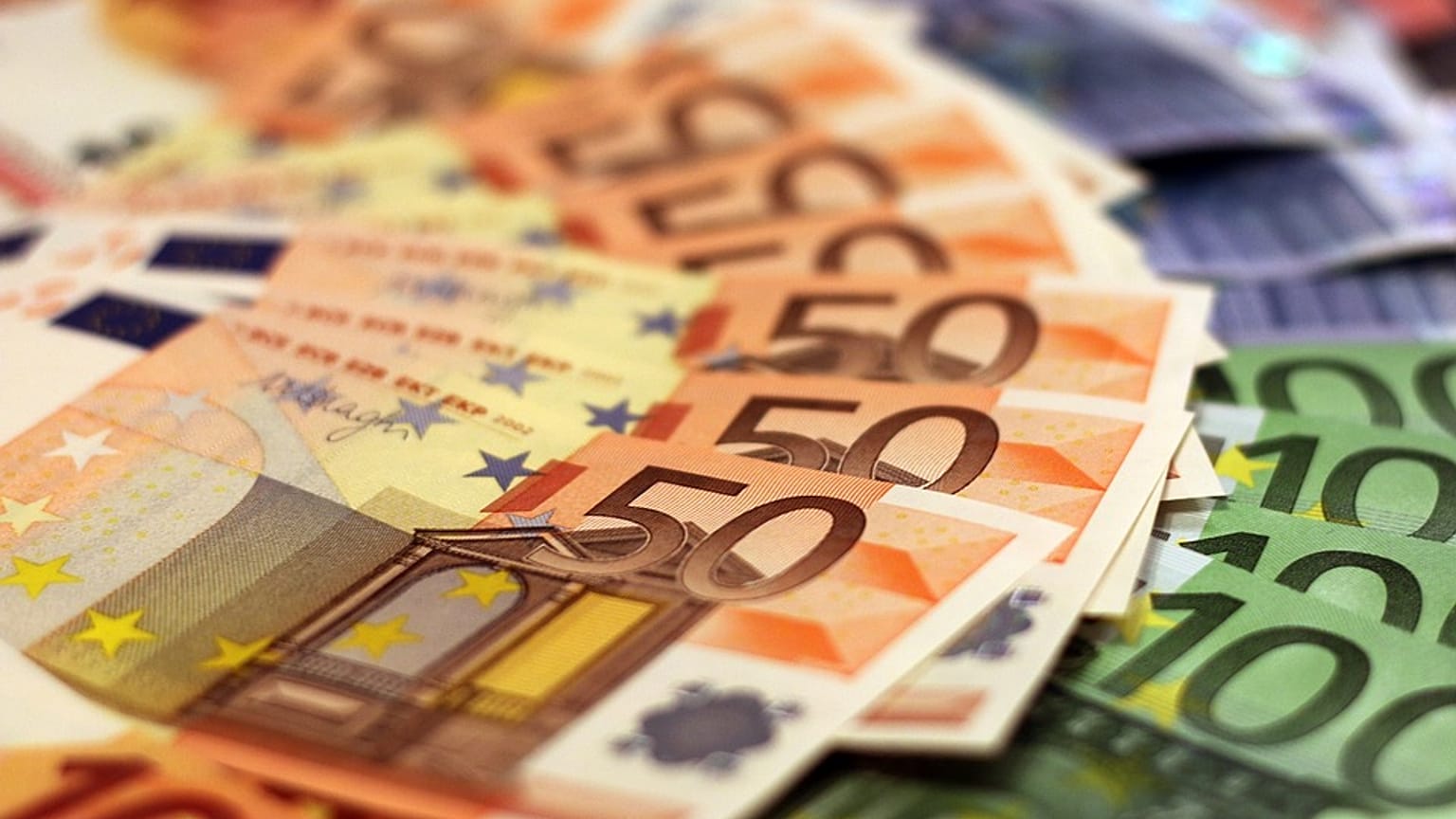 Βελτιωμένο κατά 1,283 δισεκατομμύρια ευρώ το πρωτογενές πλεόνασμα