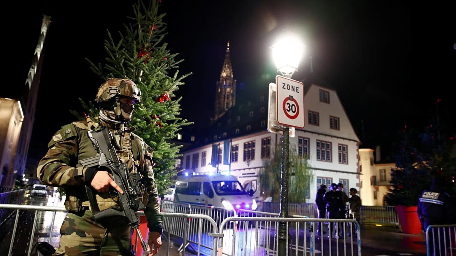 Folyamatosan keresik a strasbourgi merénylő segítőit