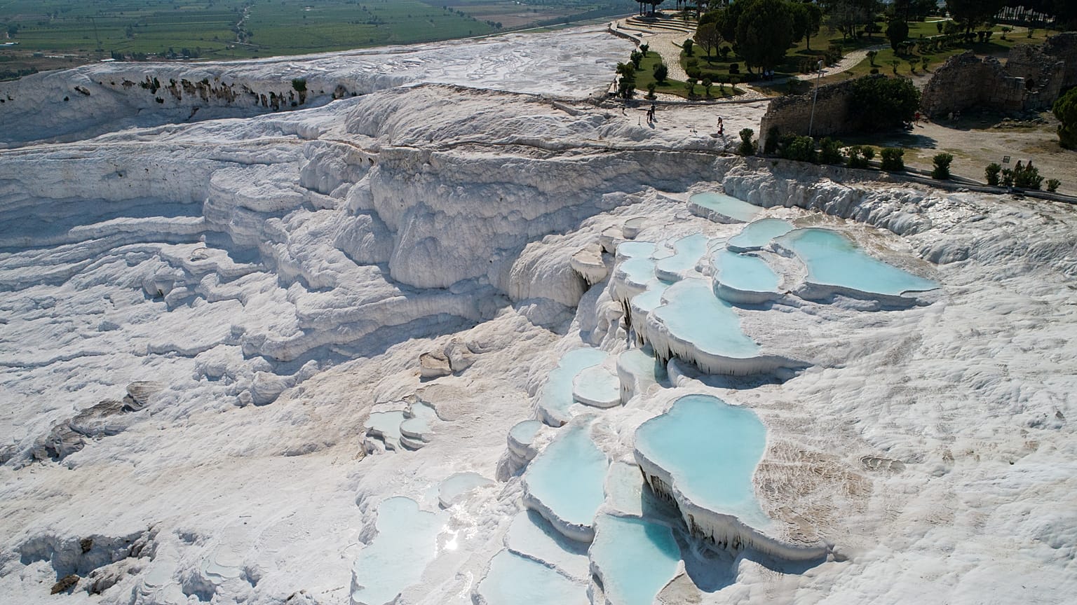 Pamukkale 2 milyon turistle tüm zamanların rekorunu kırdı