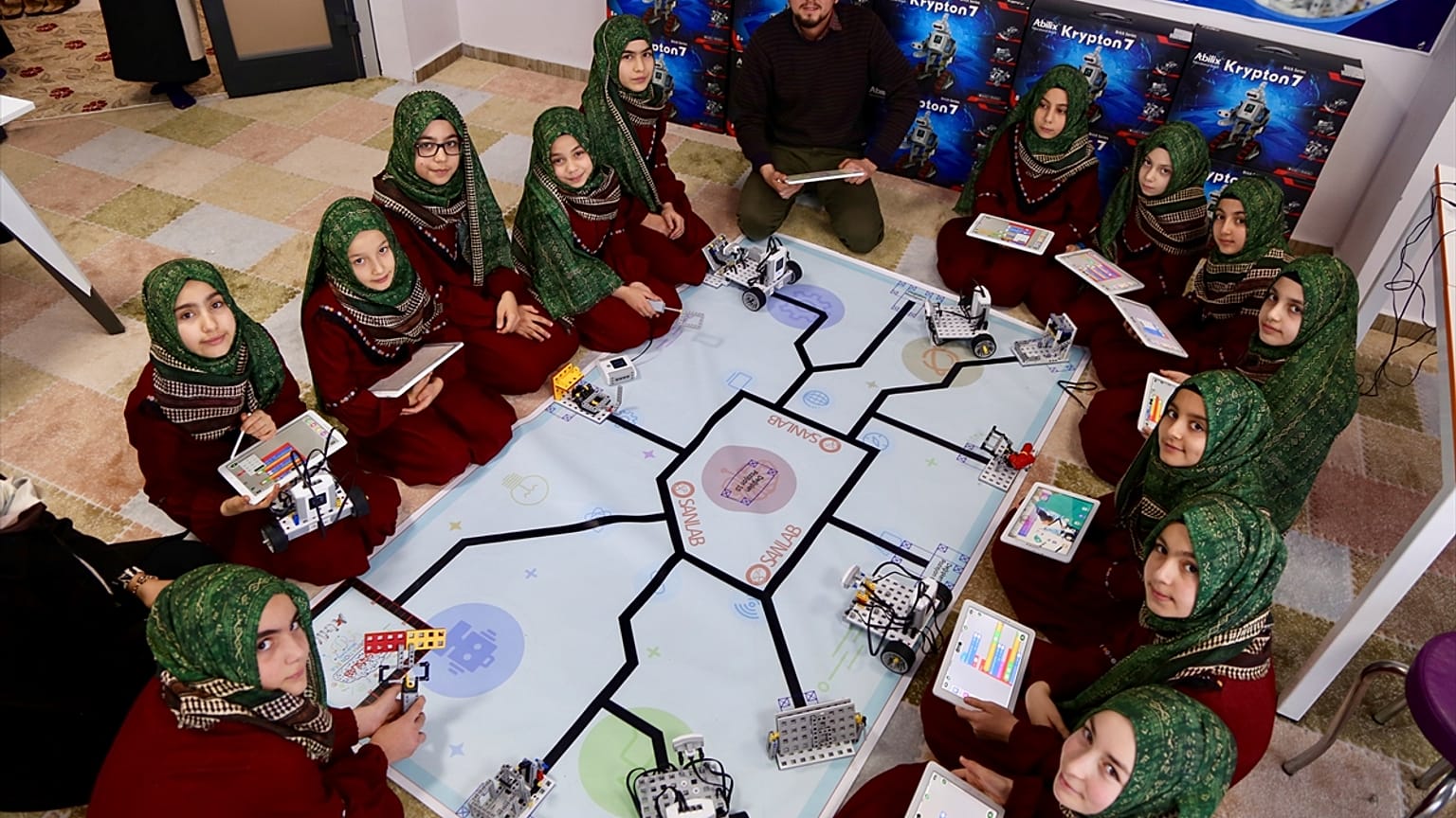 Çin'deki robot yarışmasında "hafızlar" da yarışacak