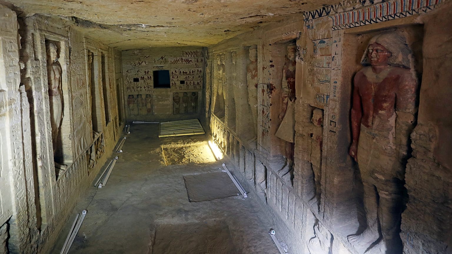 کشف یک مقبره ۴۴۰۰ ساله در مصر