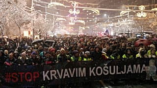 «Нет кровавым рубахам!»