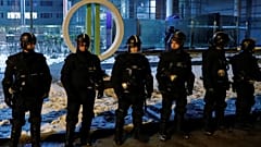 A közmédia székházához mentek a vasárnapi tüntetők
