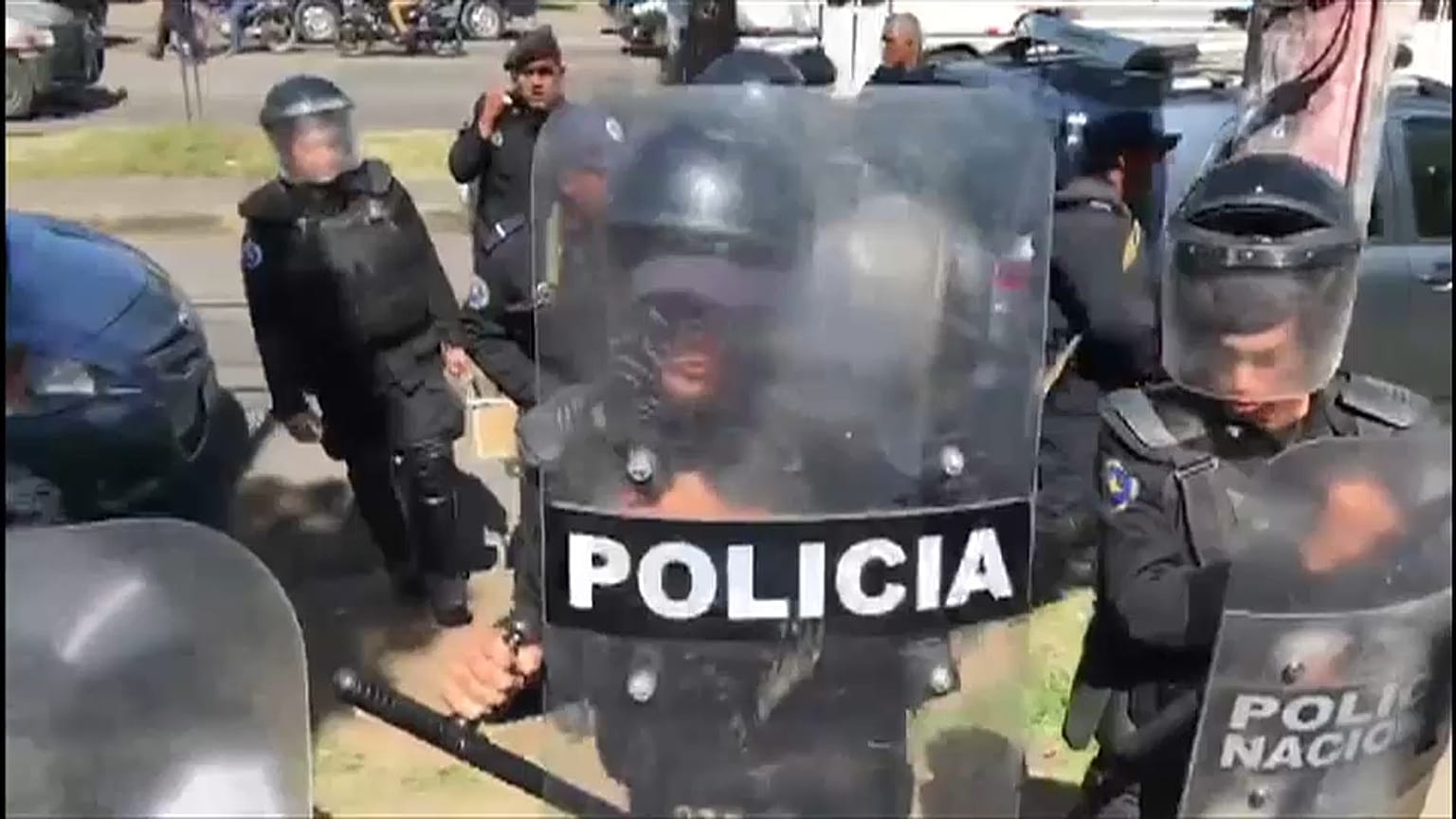 El gobierno de Nicaragua cierra varios medios y ONG