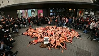 Protesta contra el uso de pieles en Barcelona 