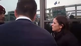 Kitették a képviselőket a közmédia székházából