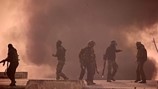 Hindistan askerleri Keşmir'de operasyon düzenledi
