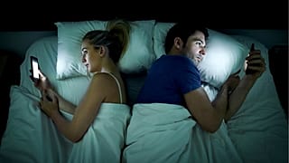تلفن‌های همراه هوشمند با مغز ما چه می‌کنند؟