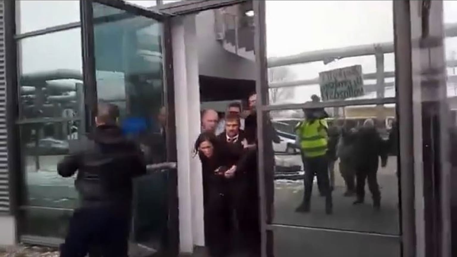 Proteste Ungheria, caos alla tv pubblica