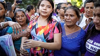 Absuelta la salvadoreña acusada de intentar abortar tras años de violaciones