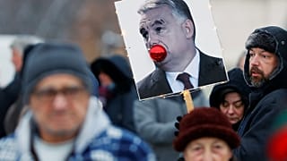 Dublinba és Bécsbe is tiltakozást szerveznek ma estére a magyar nagykövetségekhez