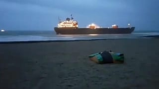 Russisches Frachtschiff läuft bei Cornwall auf Grund