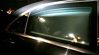 Il premier Charles Michel lascia il Palazzo Reale dopo le dimissioni
