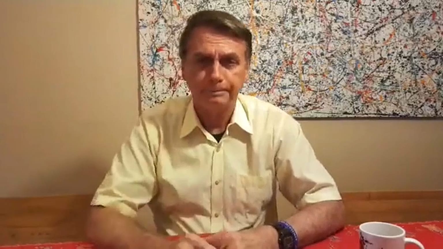 Presidente eleito do Brasil volta às redes sociais para falar ao país
