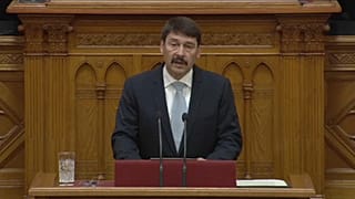"Rabszolgatörvény": most Áder János vállán a súly