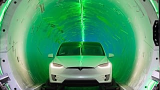 Trafik çilesini bitirmek isteyen Elon Musk ilk test tünelini tanıttı