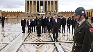 İmamoğlu Anıtkabir'de: "İstanbul'u sevdiğinizi biliyoruz"