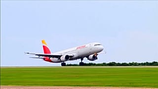 Iberia confía en cumplir con las normas que le permitan volar en la UE tras el Brexit