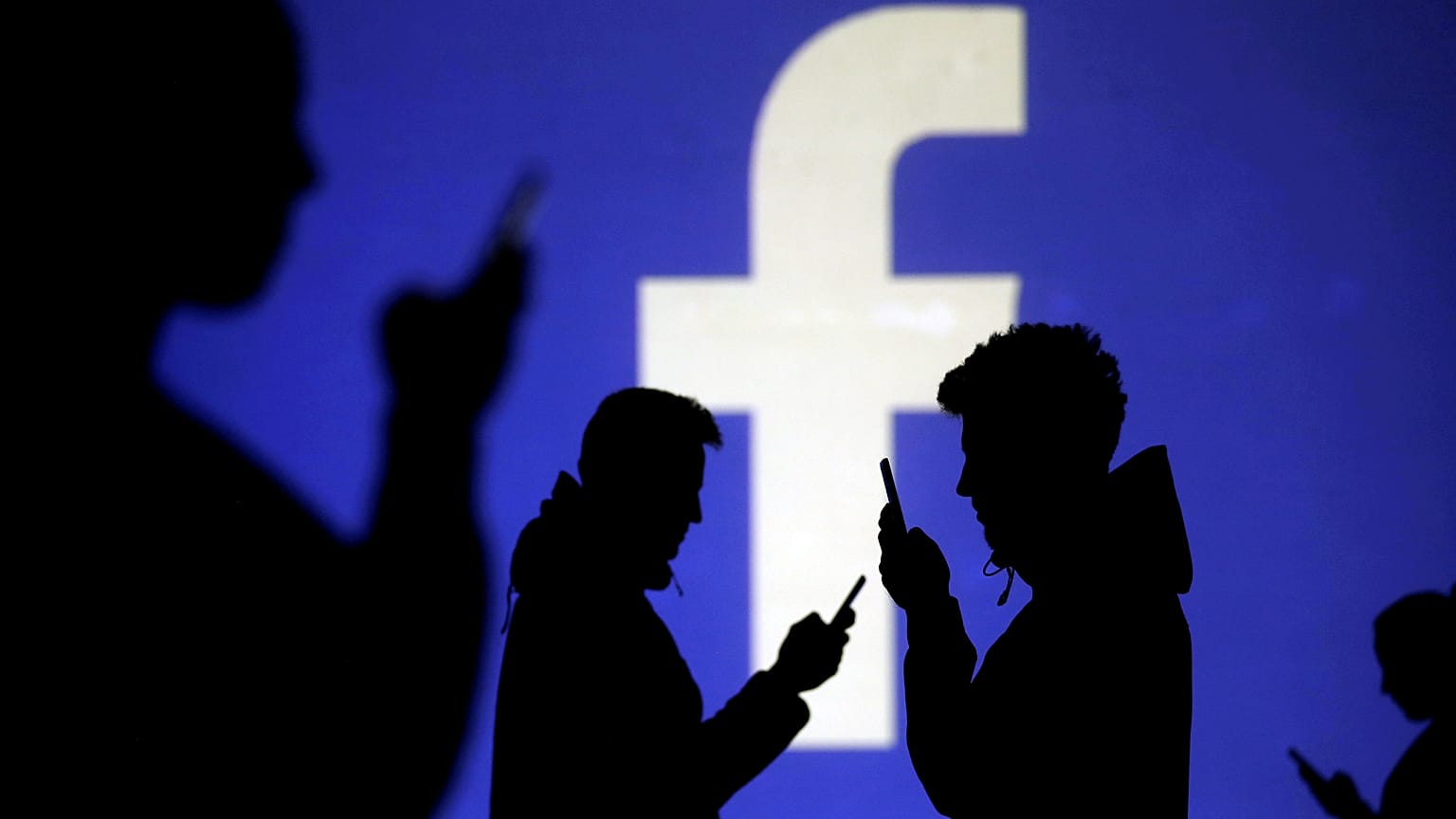 Facebook tries to explain why companies could erase your messages