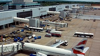 Londres : Le trafic aérien bloqué à Gatwick