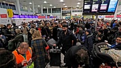 Polizei sucht Verdächtige nach Vorfällen an den Flughäfen Stuttgart und London Gatwick