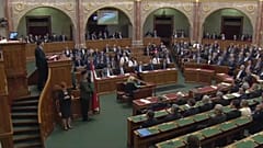 Ungarns Sklavengesetz ist durch