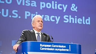 Κομισιόν: Έκτακτη χρηματοδότηση για το προσφυγικό 