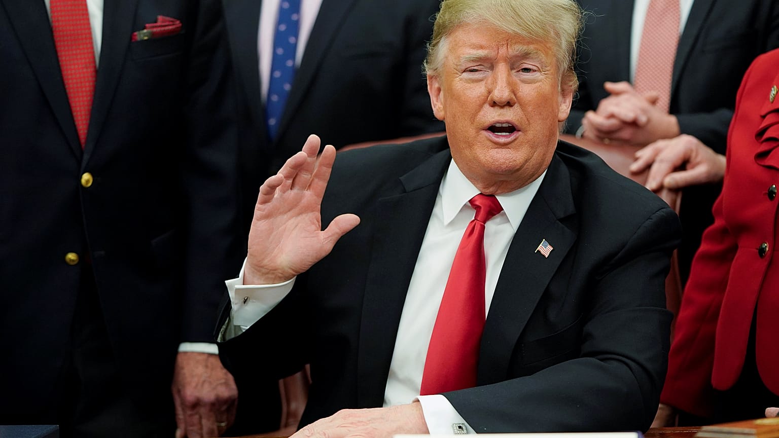 Trump'ın Meksika duvarı restiyle hükümet kapanmanın eşiğinde