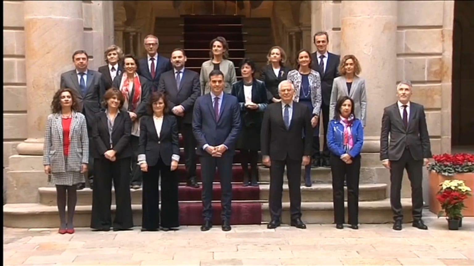 Catalogna, il governo Sanchez cerca il dialogo con scelte simboliche