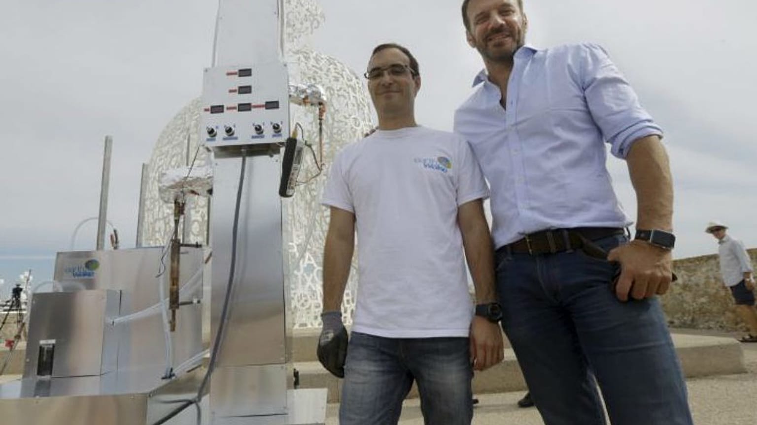 İki Fransız mucit plastik çöpleri yakıta dönüştüren bir makine geliştirdi