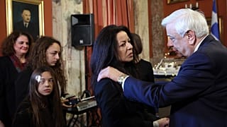 Ο Πρόεδρος της Δημοκρατίας κοντά στα ασυνόδευτα προσφυγόπουλα
