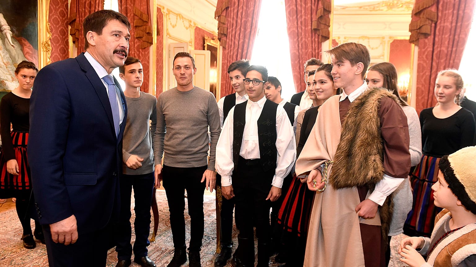 Napok óta aláírta Áder a közigazgatási törvényt