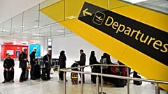 Gatwick Havalimanı'nı kilitleyen drone vakasına iki gözaltı