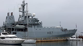 El Reino Unido envía un buque de la Armada al Canal de la Mancha
